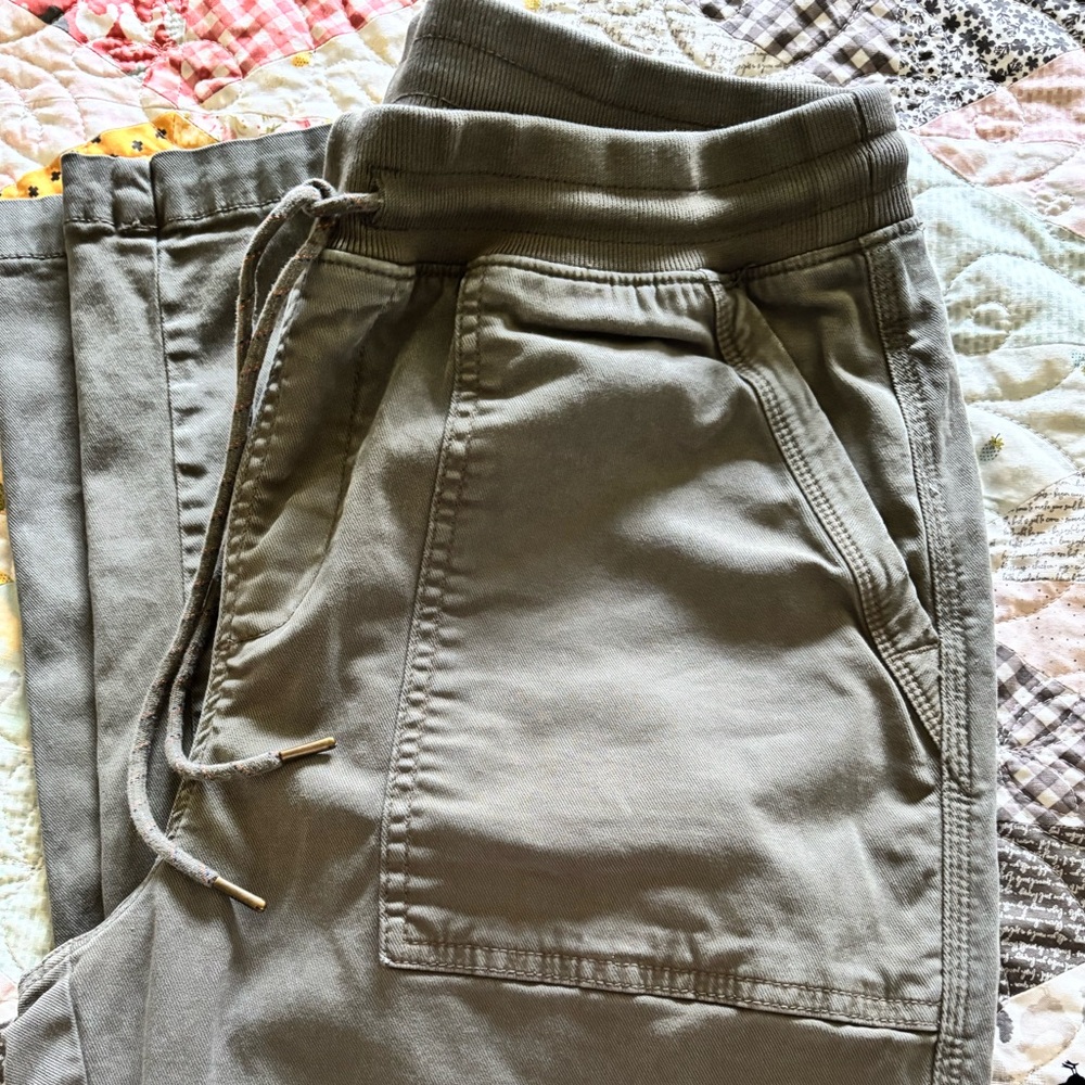 Faherty Women’s Olive Drawstring Utility Pants - image 2